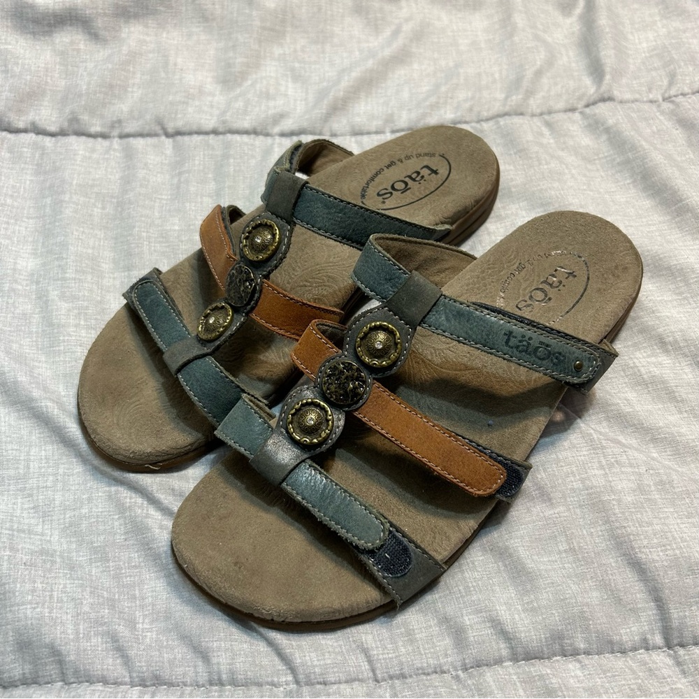 Taos Prize 4 Blue Orange Strappy Leather Comfort Sandals Size 7